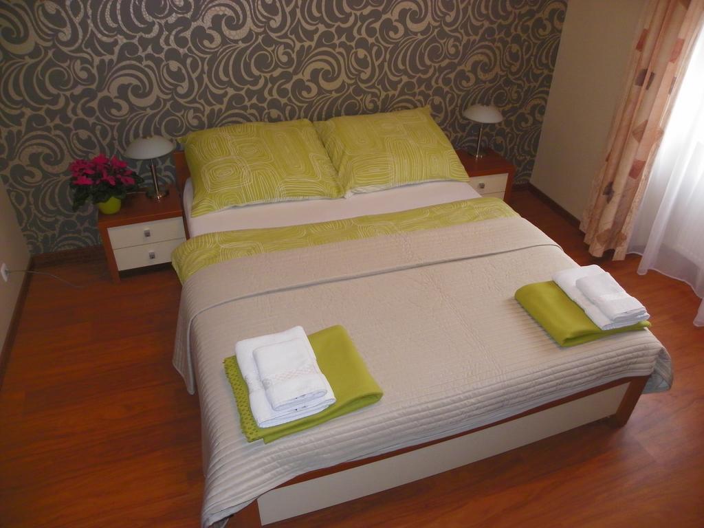 Centrum Panzio Mohács Zimmer foto