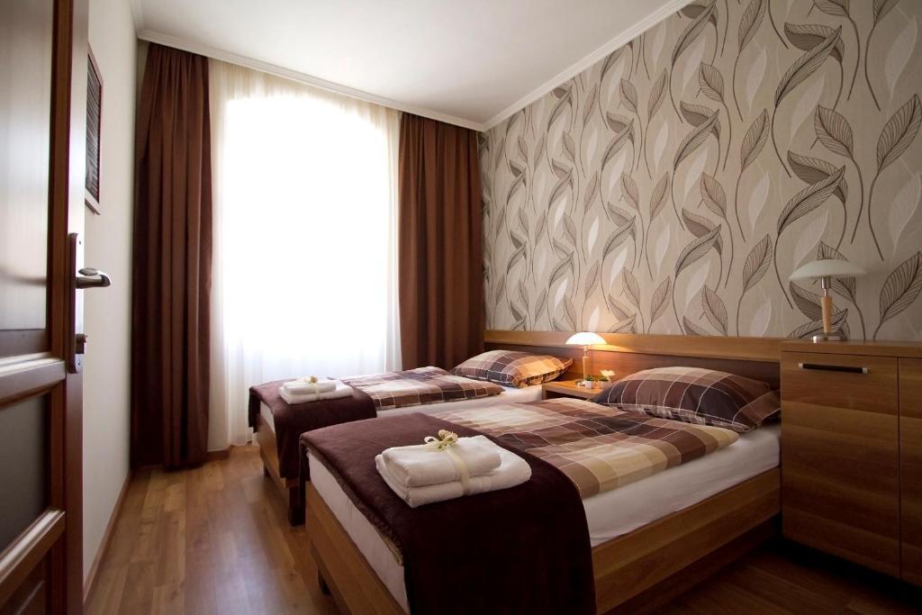 Centrum Panzio Mohács Zimmer foto